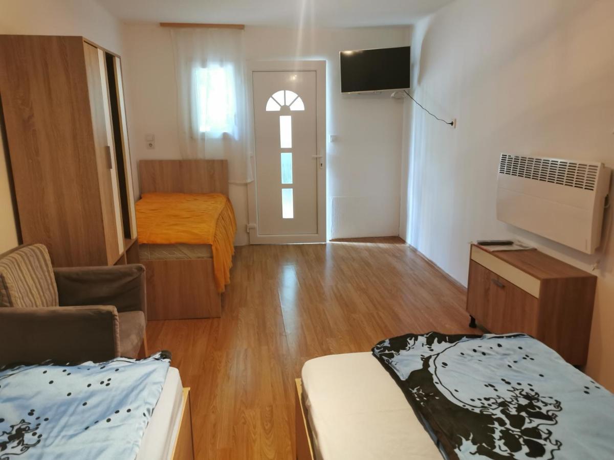 Veress Vendeghaz Hajduboszormeny Exterior photo